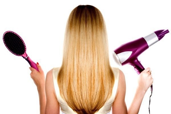 Как сушить волосы феном: 5 правил