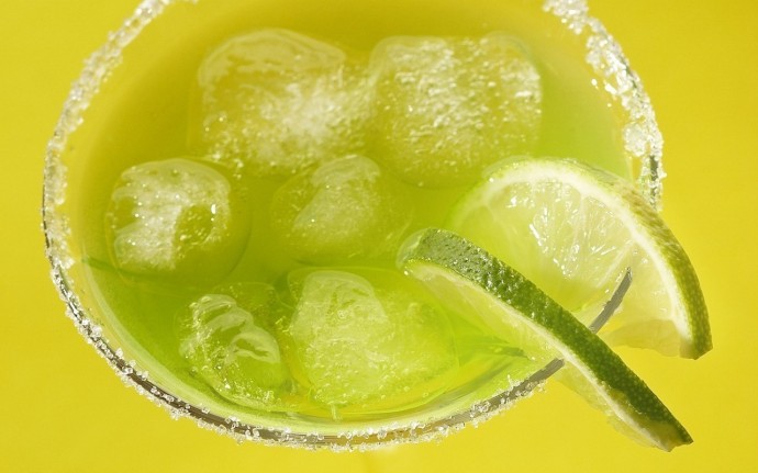 В чем польза лимонных напитков