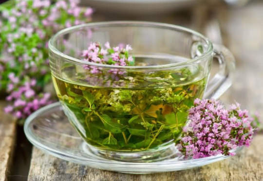 Сильная боль в пояснице — поможет растирка и лечебный чай