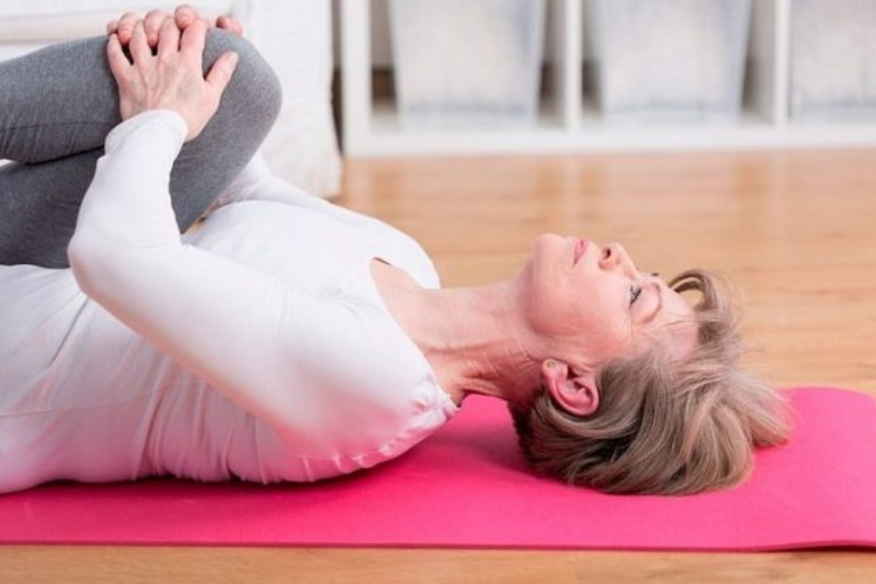 Terapia herniei: 12 exerciții pentru spate