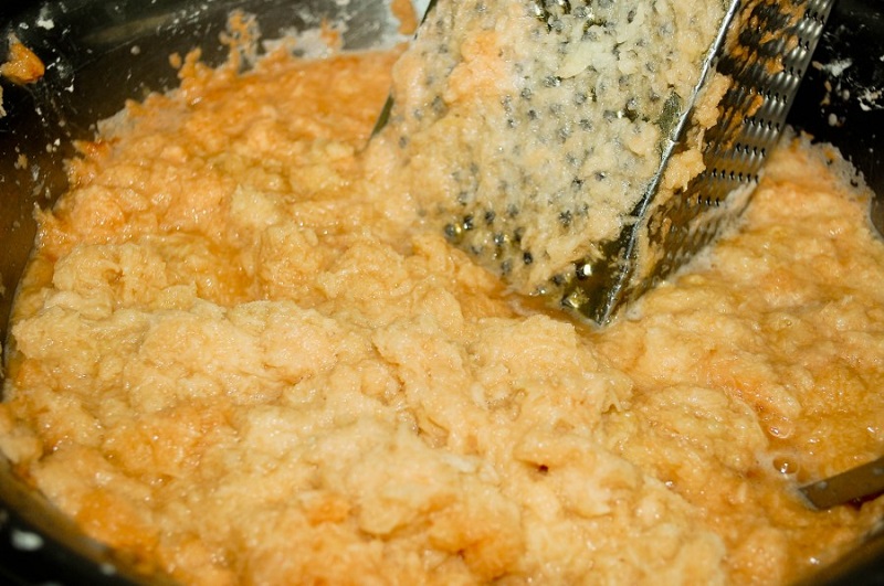 Картофельная колбаска — вкусно, доступно, сытно. Невозможно пройти мимо такой вкусноты.