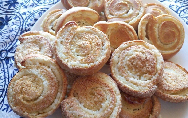 Аппетитные спиральные булочки с творогом без дрожжей и масла