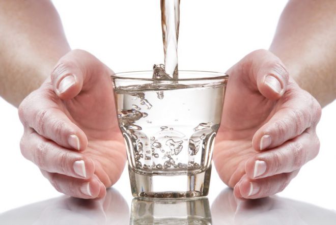 «Живая вода»: что произойдет, если вы замените все напитки водой
