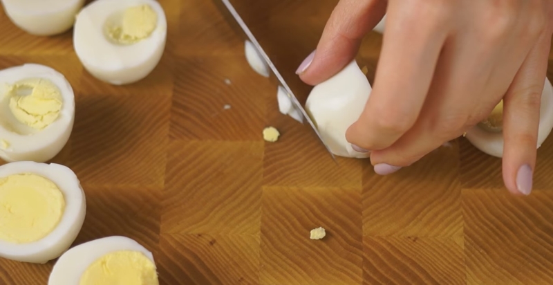 Фаршированные яйца на любой вкус: 17 самых простых вариантов приготовления. Аппетитная красота.