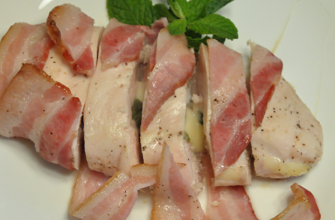 КУРИНАЯ ГРУДКА С СЫРОМ И БЕКОНОМ