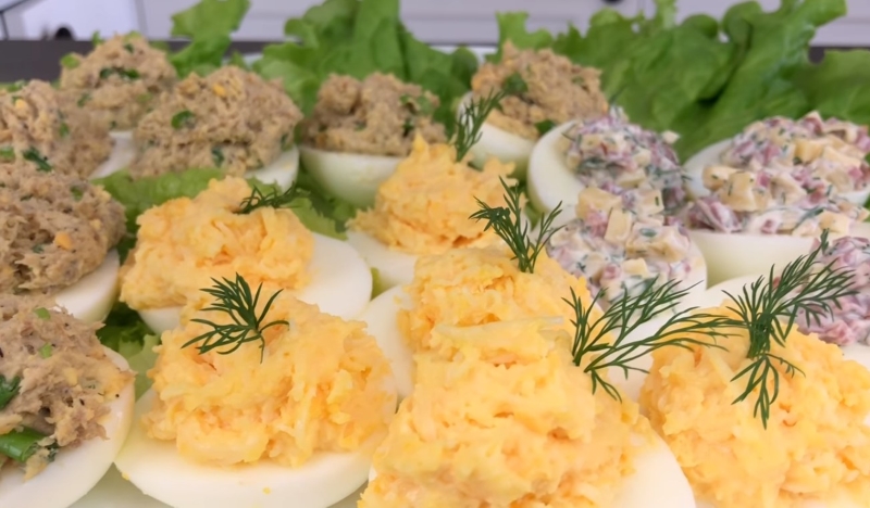 Фаршированные яйца на любой вкус: 17 самых простых вариантов приготовления. Аппетитная красота.