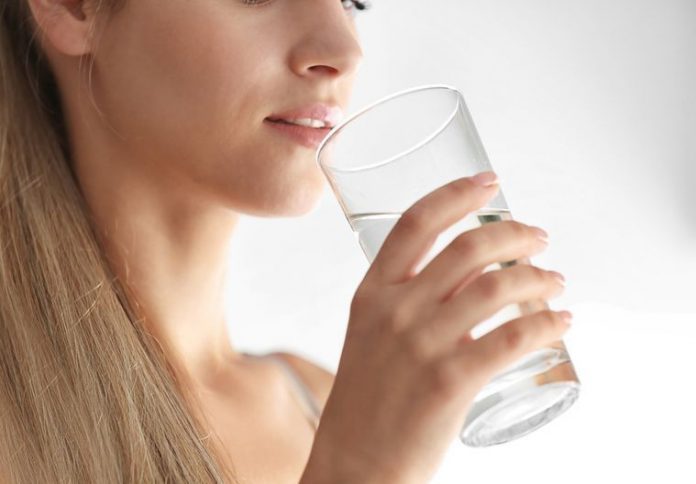 7 вещей, происходящих в вашем организме, если вы регулярно пьете воду
