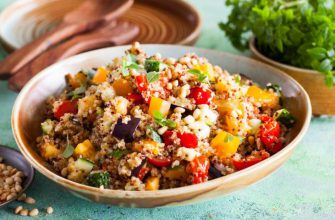 Салат из киноа с печеными овощами