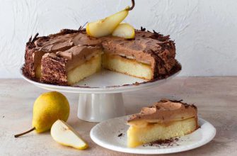 Торт с грушами и шоколадным кремом