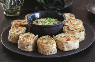 Роллы из лаваша с сыром и курицей