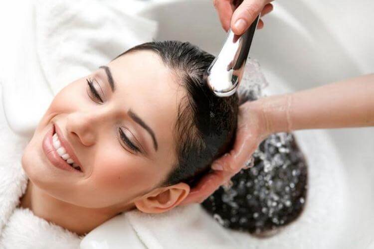Лучшие советы трихолога: Как правильно нужно мыть голову, чтобы волосы долго не теряли свой объём и блеск