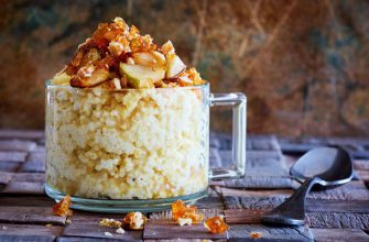 Пшенная каша с грушами и карамелизованными орехами