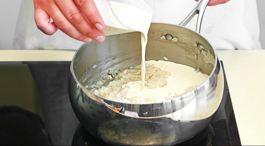 КОКОСОВАЯ РИСОВАЯ КАША С КЛУБНИКОЙ