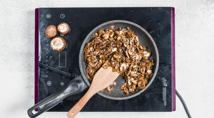 Постные пирожки с картошкой и грибами в духовке Постные пирожки с картошкой и грибами в духовке