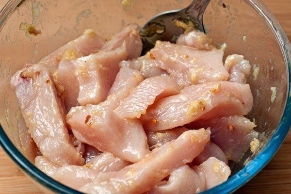 КУРИЦА С АНАНАСАМИ