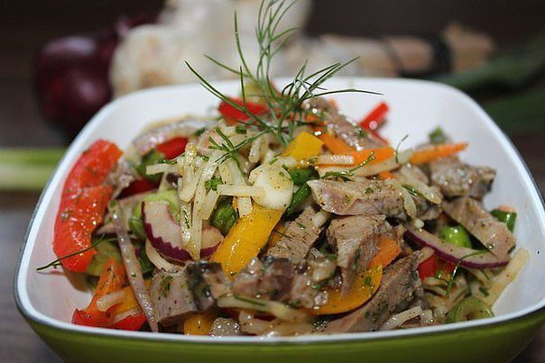 ТОР - 10 ВКУСНЕЙШИХ МЯСНЫХ САЛАТОВ!
