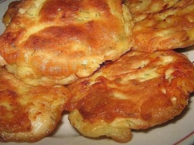 Куриные отбивные в кляре с сыром получаются сочными и тают во рту.