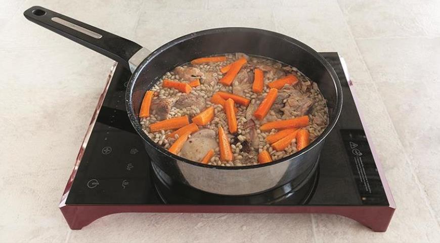 Простая домашняя еда - курица с перловкой и овощами Простая домашняя еда - курица с перловкой и овощами