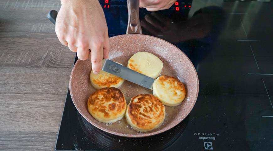 Сырники домашние Сырники домашние