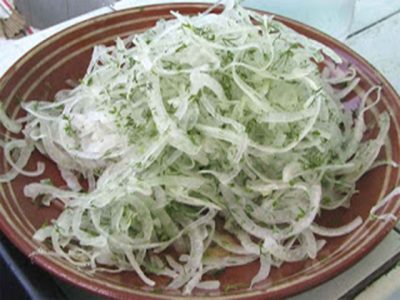 МАРИНОВАННЫЙ ЛУЧОК ДЛЯ ШАШЛЫКА, САЛАТОВ И ПРОСТО С ХЛЕБУШКОМ ПОКУШАТЬ. МАРИНОВАННЫЙ ЛУЧОК ДЛЯ ШАШЛЫКА, САЛАТОВ И ПРОСТО С ХЛЕБУШКОМ ПОКУШАТЬ.