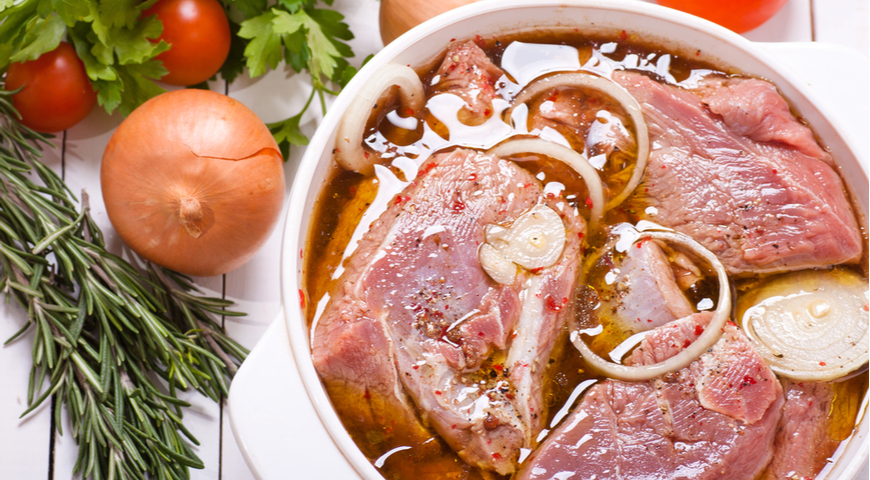 7 неожиданных способов использования огуречного рассола 7 неожиданных способов использования огуречного рассола