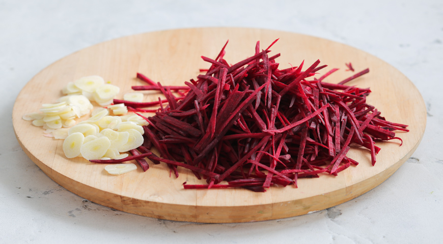 Маринованная капуста со свеклой Маринованная капуста со свеклой