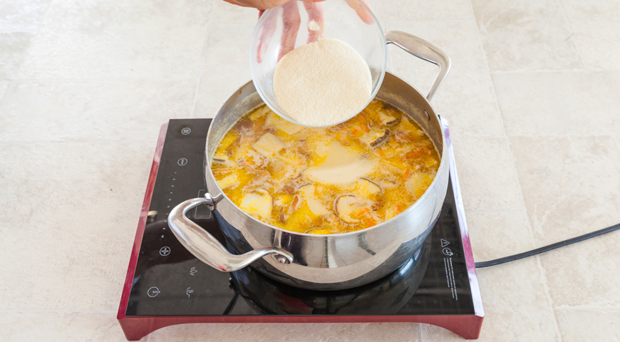 Грибной суп с манной крупой Грибной суп с манной крупой