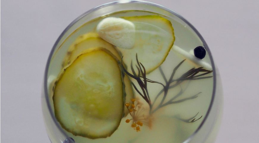 7 неожиданных способов использования огуречного рассола 7 неожиданных способов использования огуречного рассола