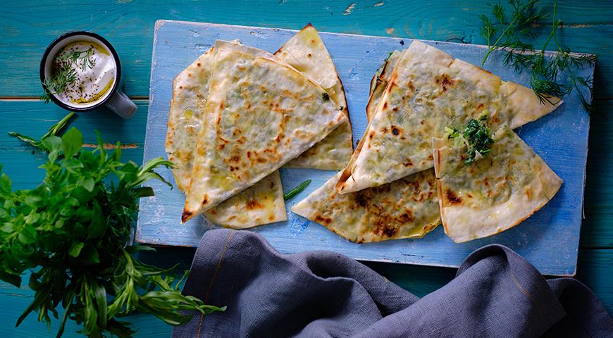 Быстрые кутабы с зеленью Быстрые кутабы с зеленью