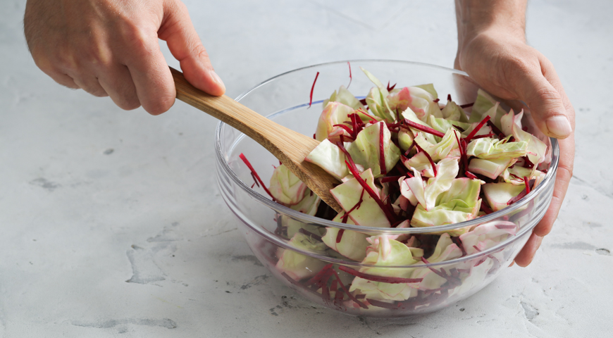 Маринованная капуста со свеклой Маринованная капуста со свеклой